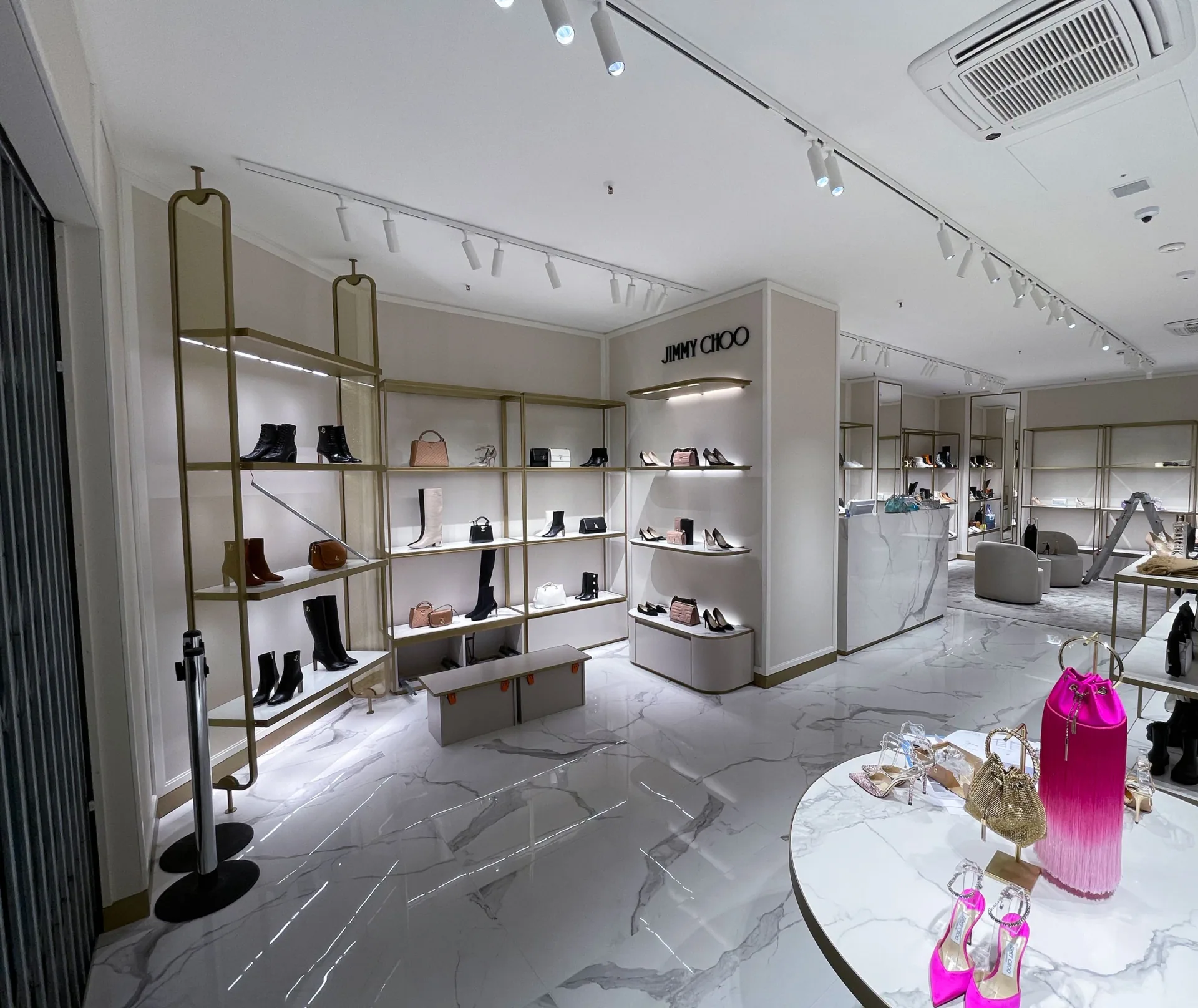 Portfolio di direzione lavori – Jimmy Choo, negozio ultimato 1
